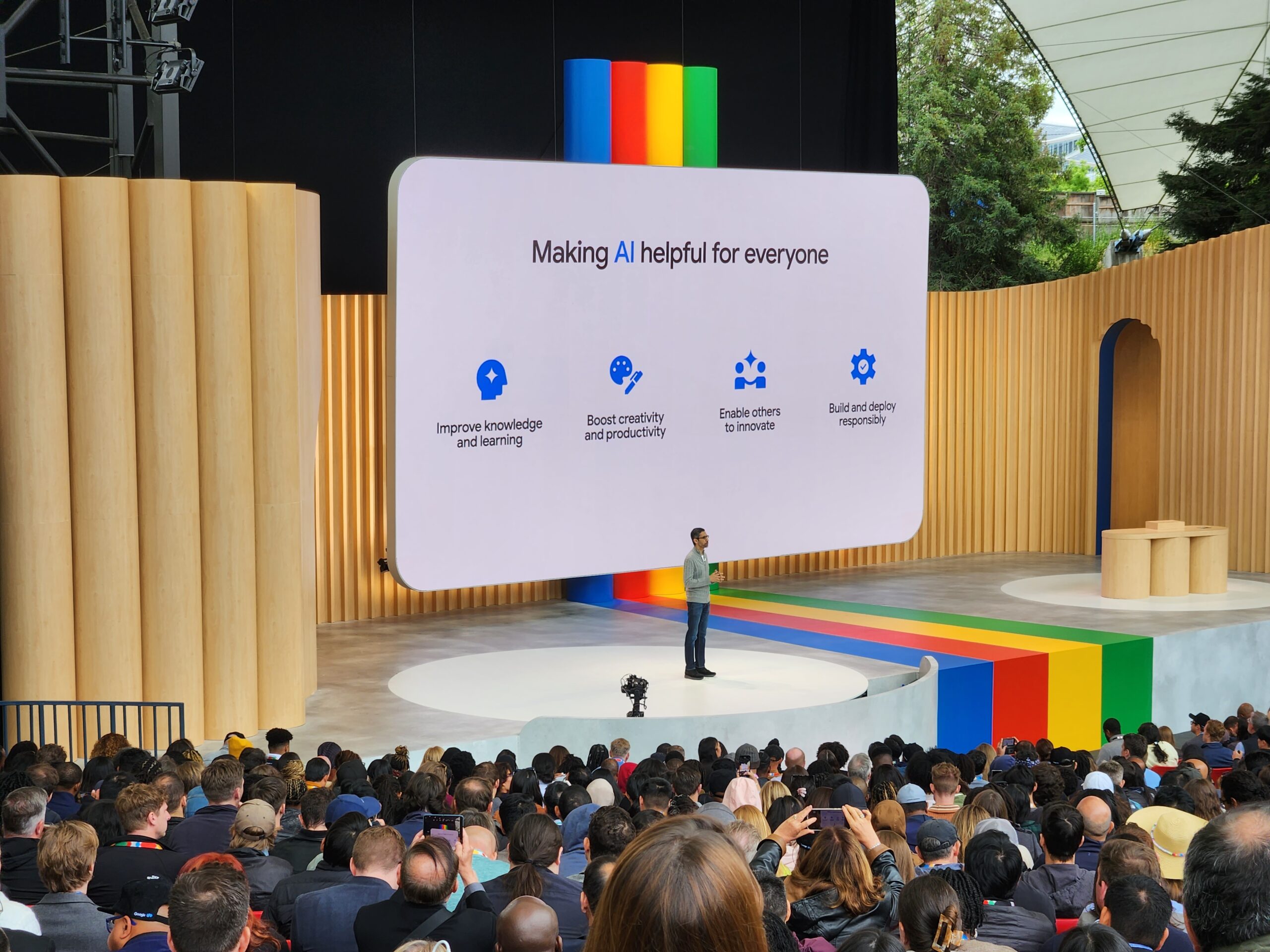 Google I/O, Inteligência Artificial, Gemini, Gemini 1.5 Pro, Gemini 1.5 Flash, Google Search, AI Overviews, AI Mode, Google Beam, Gemini Live, Project Astra, Veo 3, TPU Ironwood, IA Multimodal, Futuro da Tecnologia, Inovação Google, Agentes de IA, Realidade Estendida, Acessibilidade IA